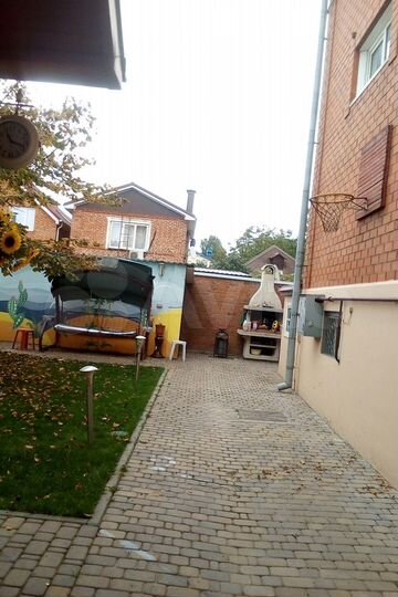 Дом 560 м² на участке 6 сот.