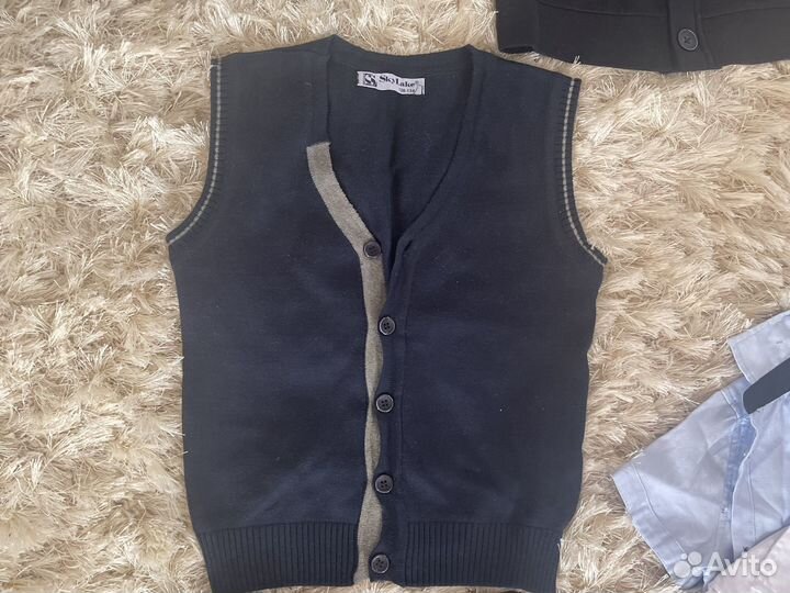 Школьные брюки, жилетка, рубашки и кардиган