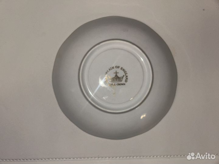 Набор чашек с блюдцами