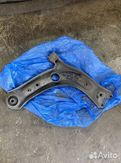 Рычаг передний тигуан 2(левый)