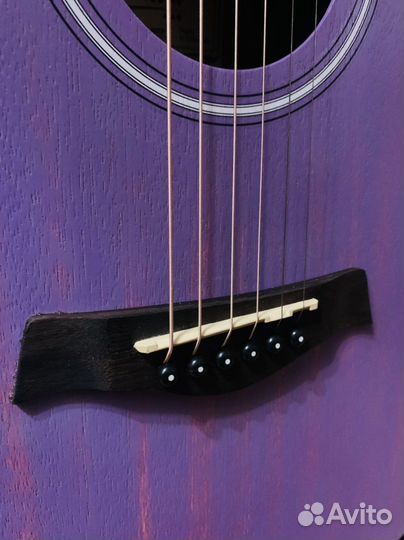 Гитара из Красного Дерева (индонезия)