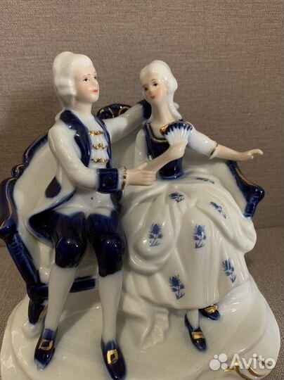 Статуэтка фарфоровая Rococo collection