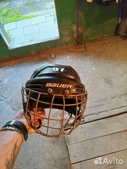 Продам шлем хоккейный на малыша