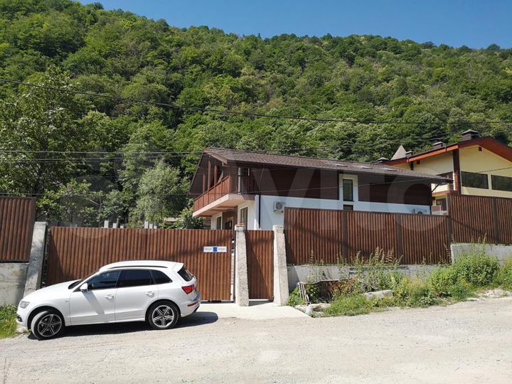 Дом 200 м² на участке 7 сот.