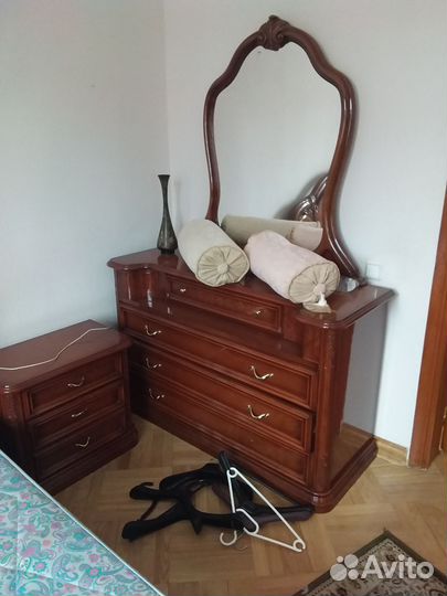 Спальный гарнитур массив италия