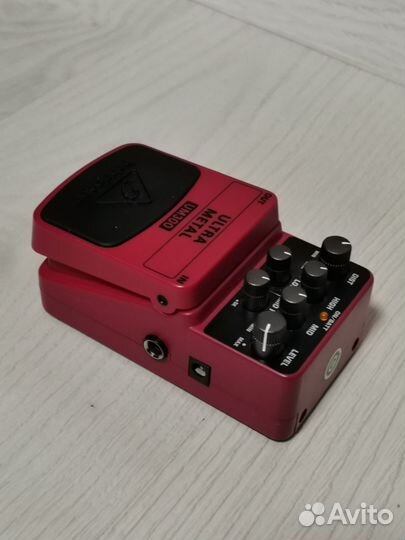 Гитарная педаль Behringer UM300