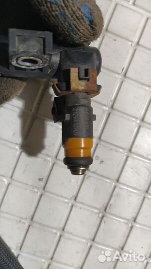 Рейка топливная Renault Megane II