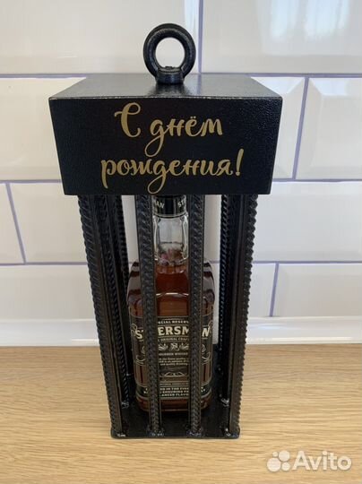 Оригинальный подарок клетка для бутылки с гайками