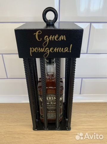 Оригинальный подарок клетка для бутылки с гайками