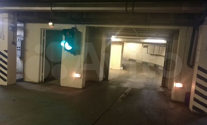 Гараж, > 30 м²