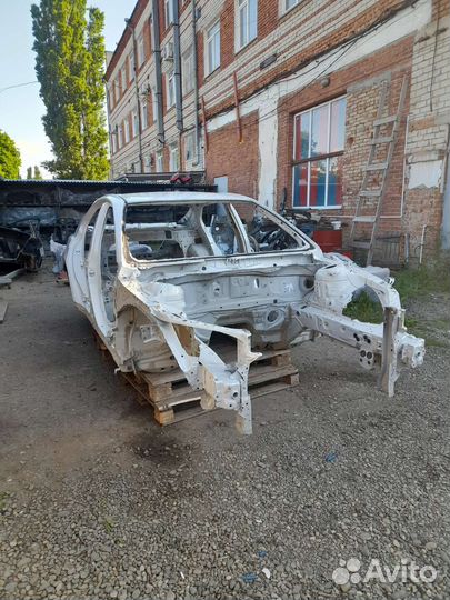 Голый кузов Тойота Камри 70 2019 год