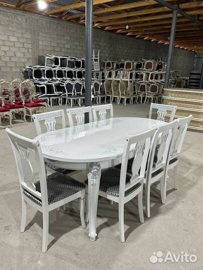 Столы и стулья