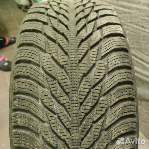 Nokian Tyres Hakkapeliitta R SUV 275/45 R21