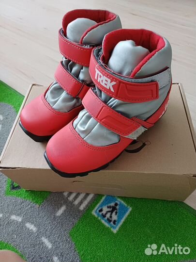 Лыжные ботинки