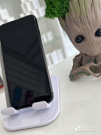 iPhone 8, 64 ГБ
