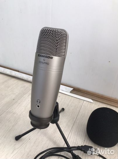 Микрофон студийный samson