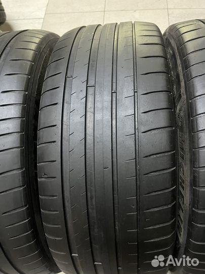 Michelin Pilot Sport 4 245/45 R19