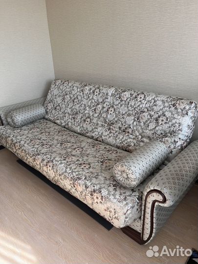 Диван