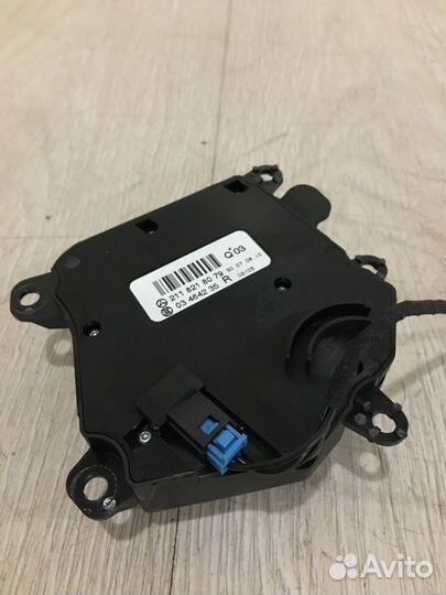 Блок управления сиденьем правый Mercedes Benz E250