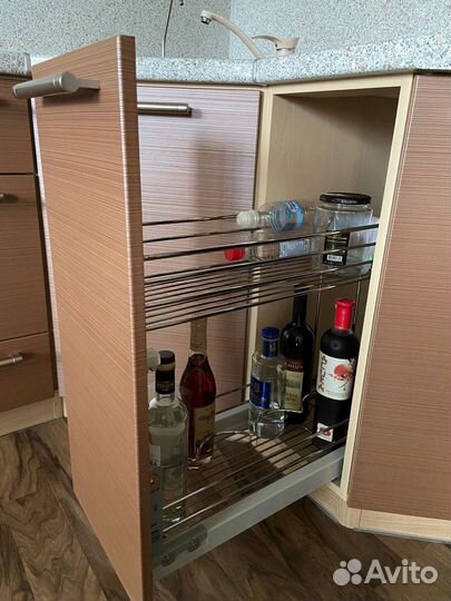 Кухонный гарнитур угловой бу с техникой