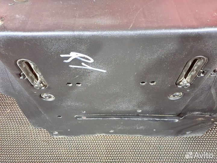 Крыло заднее передняя часть левое