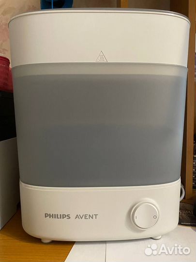 Молокоотсос, стерилизатор и контейнеры avent