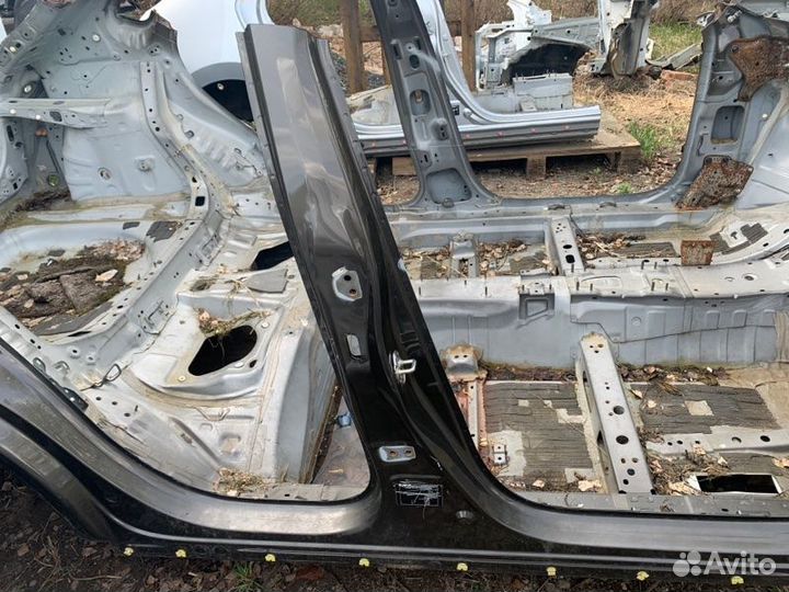 Стойка кузова центральная правая Mazda Cx-30