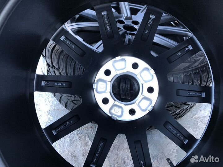 Оригинальные колеса на Audi Q7 New 4M R20