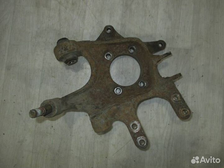 Кулак задний левый для Hyundai Santa Fe (DM) 201