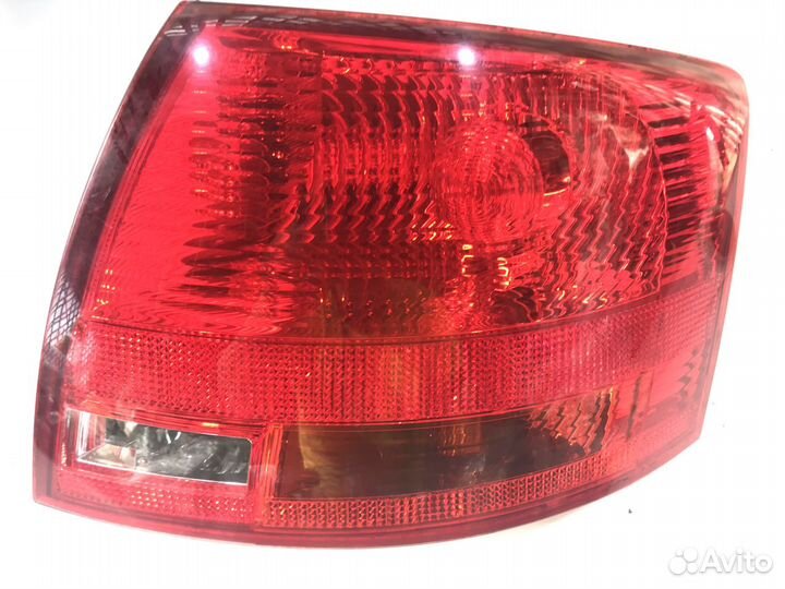Фонарь задний правый Audi A4 B7 Avant
