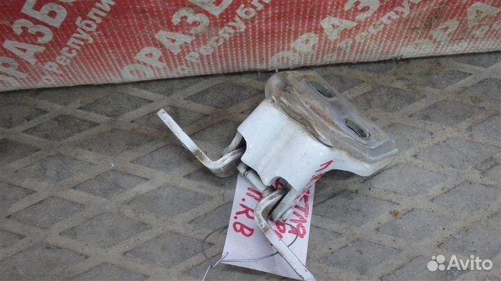 Петля двери верхняя передняя правая LADA Largus