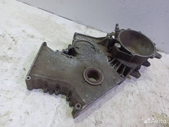 Крышка двигателя передняя