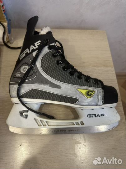 Коньки хоккейные