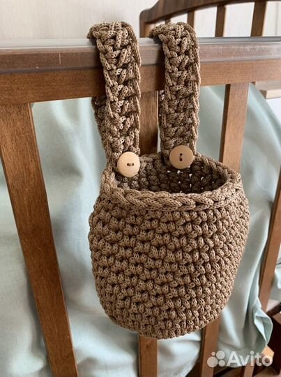 Вязаные кармашки на детскую кроватку