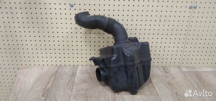 Резонатор воздушного фильтра Volkswagen Jetta