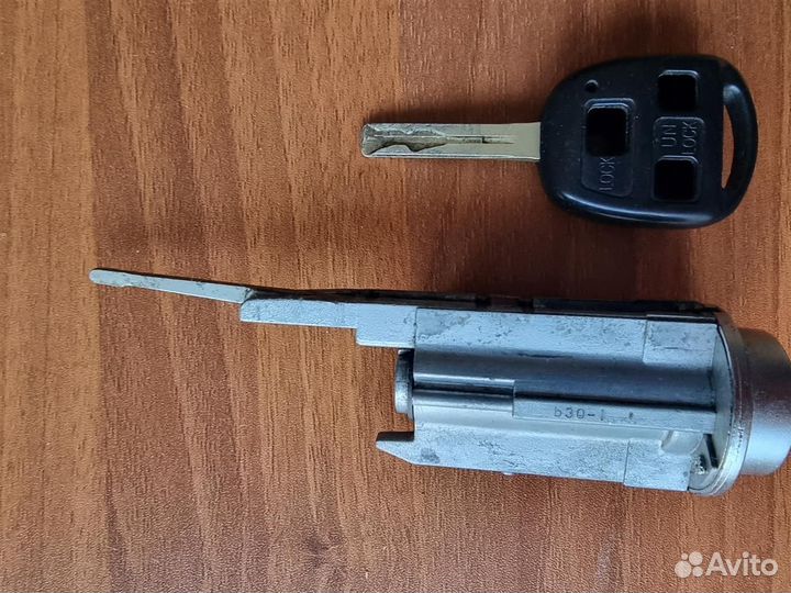 Личинка замка зажигания lexus ls400