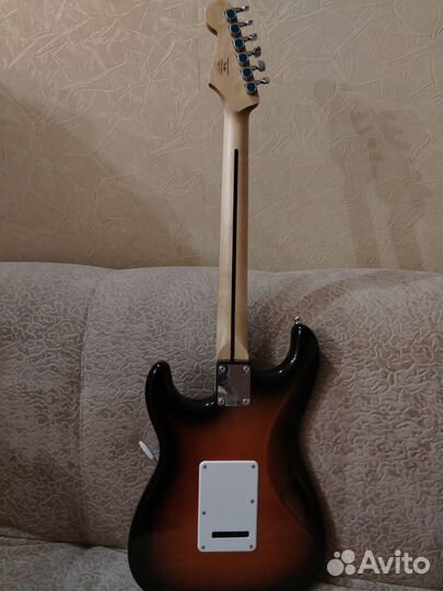 Электрогитара fender squier stratocaster bullet