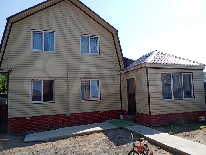 Дом 160 м² на участке 4 сот.