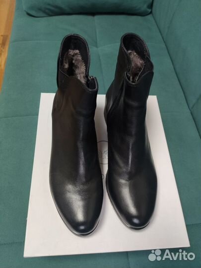 Полусапоги женские зимние 39 натуральная кожа,мех