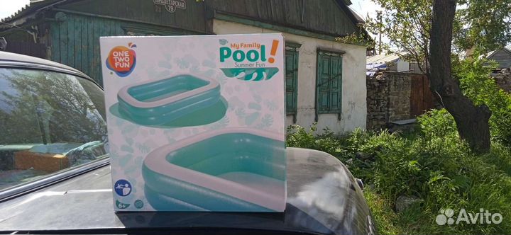 Бассейн для взрослых и детей