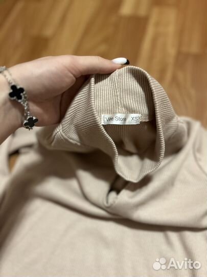 Водолазка женская с вырезом