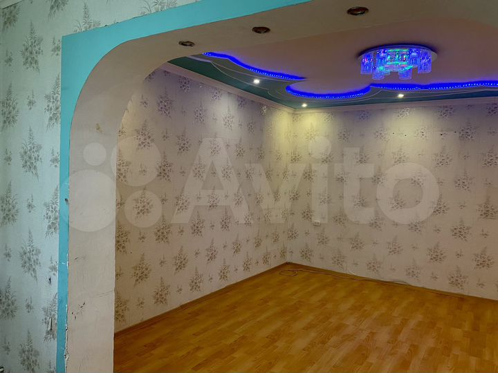 2-к. квартира, 58 м², 1/9 эт.