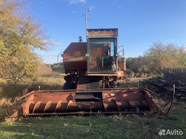 Комбайн Енисей Енисей-1200, 1992