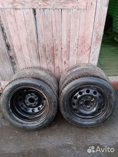 Колеса с колпаками и шинами Pirelli Cinturato P1