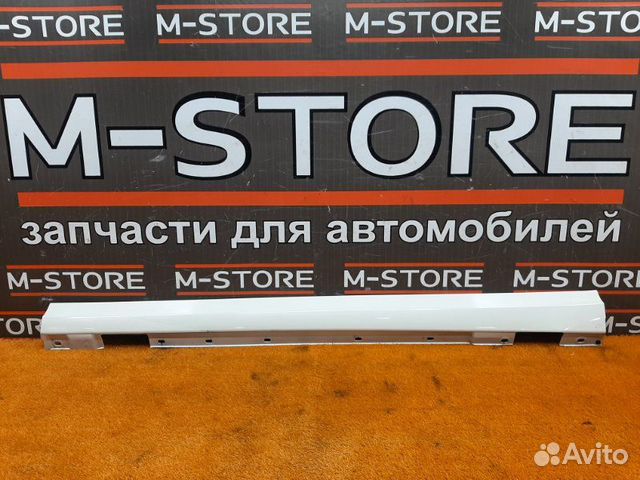 Накладка на порог левая Mercedes-Benz C-Class W204