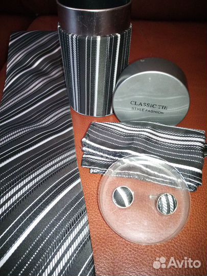 Набор: галстук, запонки, платок Classictie