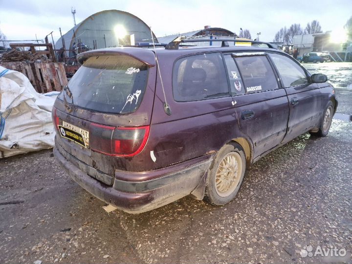 Стойка передняя Toyota Caldina 1993