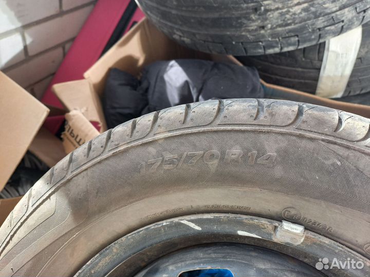 Viatti Strada Asimmetrico 175/70 R14