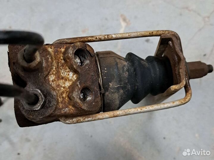 Регулятор давления тормозов(колдун) Рено Логан