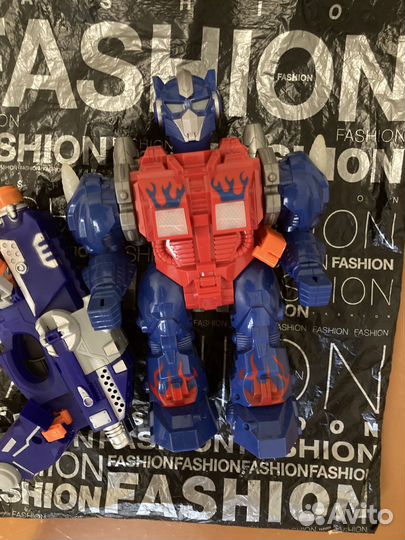 Игрушка робот 23 см в высоту